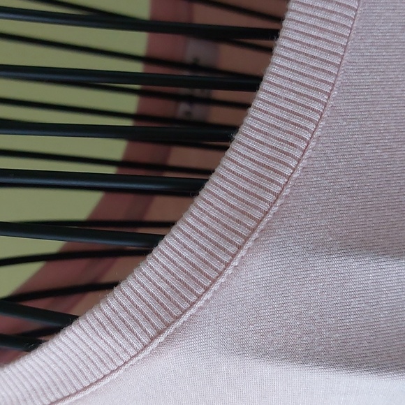 Aritzia "Babaton", size M, light dusy pink color top - Picture 2 of 8